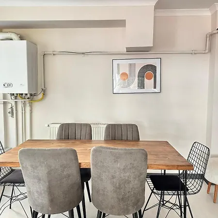 Modern Design, Spatious In Karakoey 4br, 2ba Appartement