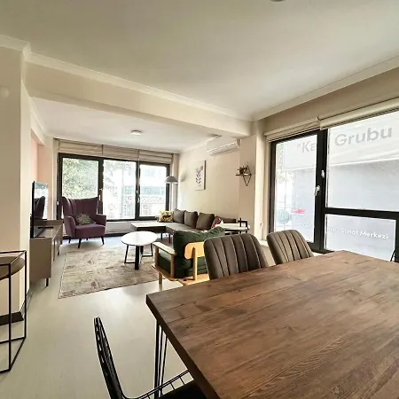 Modern Design, Spatious In Karakoey 4br, 2ba Istanboel