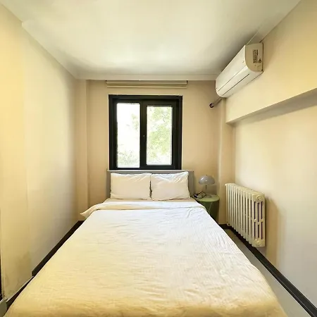 Appartement Modern Design, Spatious In Karakoey 4br, 2ba