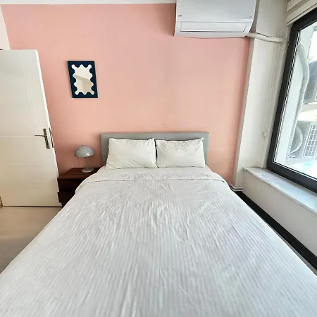 Modern Design, Spatious In Karakoey 4br, 2ba