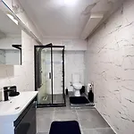 Modern Design, Spatious In Karakoey 4br, 2ba Lejlighed