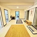 Modern Design, Spatious In Karakoey 4br, 2ba