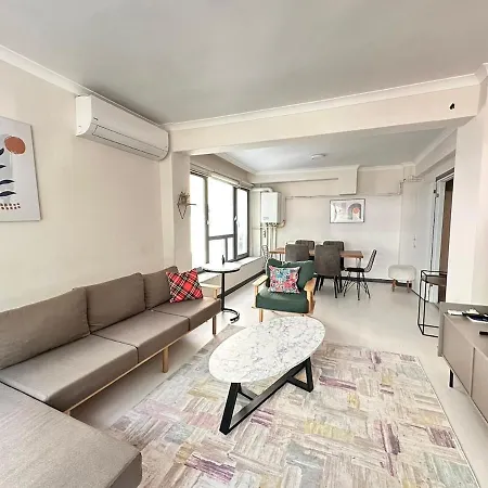 Modern Design, Spatious In Karakoey 4br, 2ba * Estambul