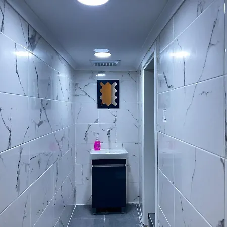 Modern Design, Spatious In Karakoey 4br, 2ba Apartamento
