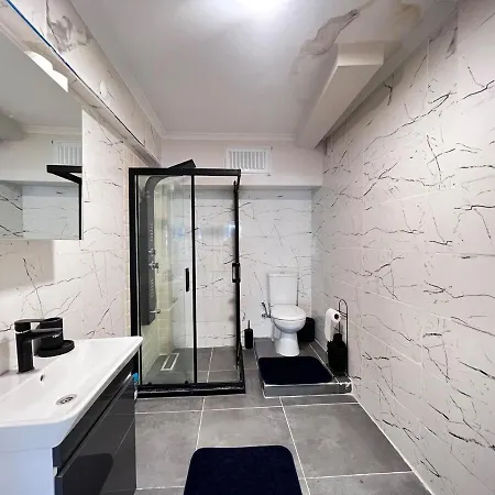 Modern Design, Spatious In Karakoey 4br, 2ba Apartman