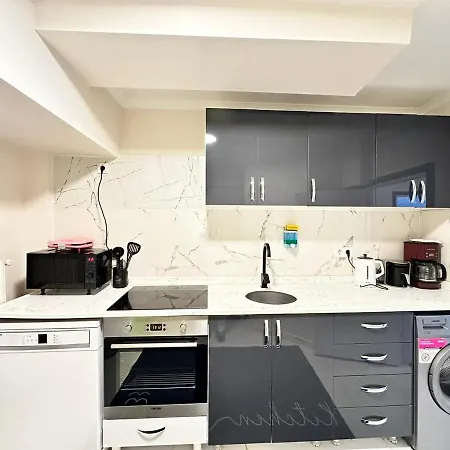 Apartamento Modern Design, Spatious In Karakoey 4br, 2ba