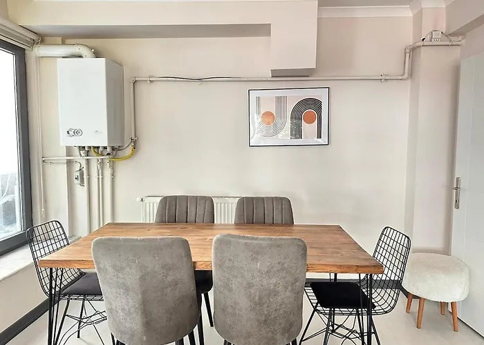 Modern Design, Spatious In Karakoey 4br, 2ba 公寓