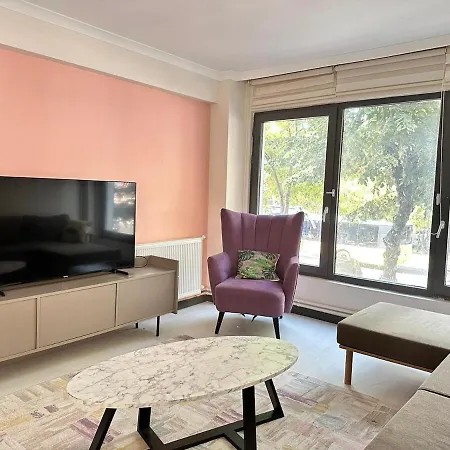 Modern Design, Spatious In Karakoey 4br, 2ba شقة اسطنبول